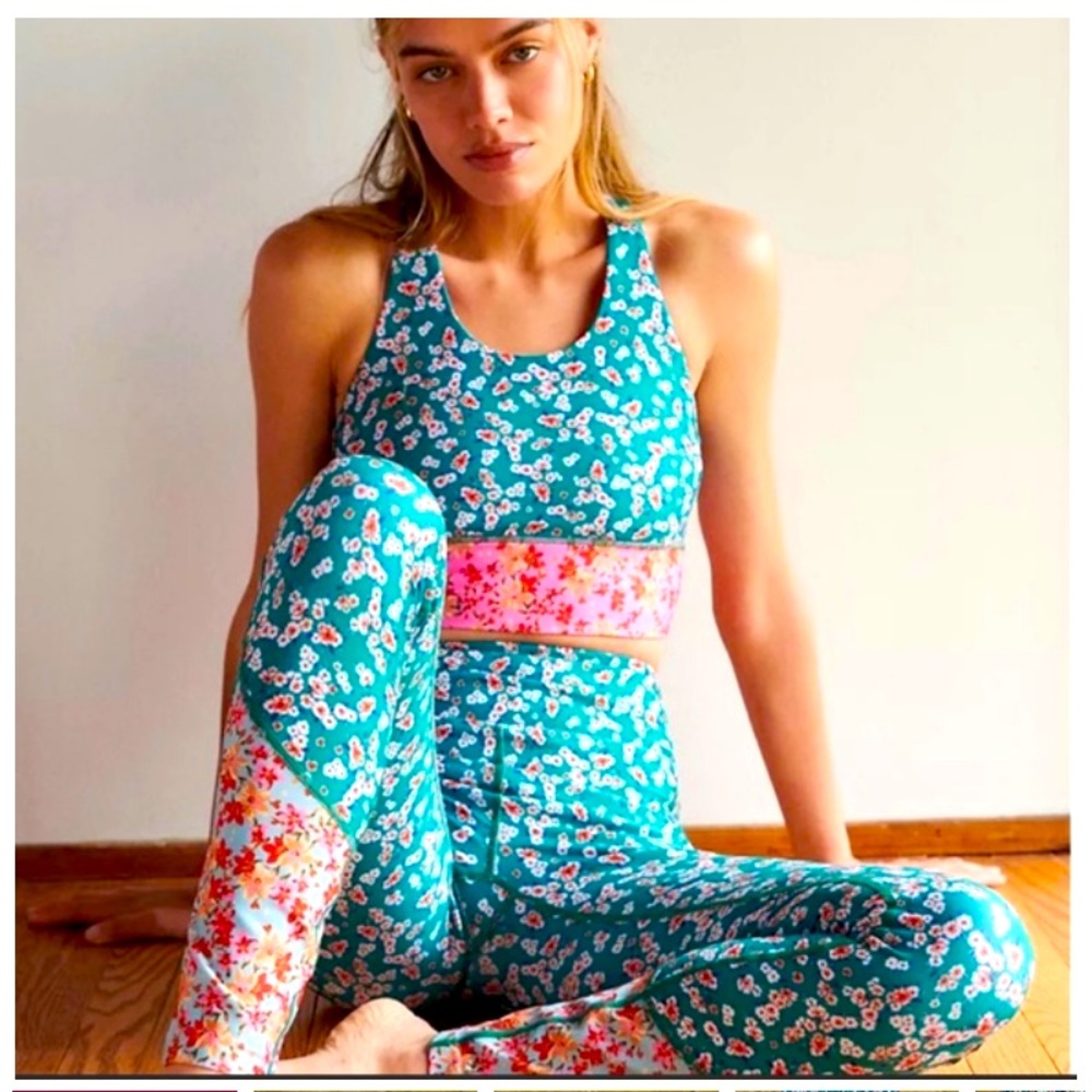 NWT ANTHRO KACHEL FLORAL CONTRAST LEGGINGS GREEN PINK